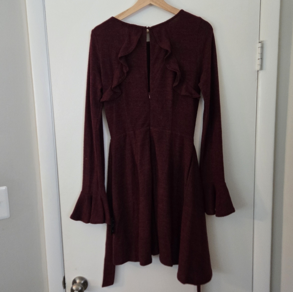 NWT Lulu's Burgundy Faux Wrap Mini Dress Long Bell Sleeves Size Medium - Picture 3 of 5